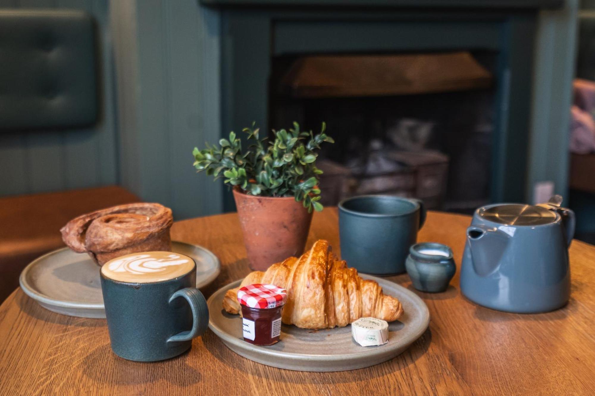 The Lazy Goose - Coffee House & Bedrooms Claypits Room photo