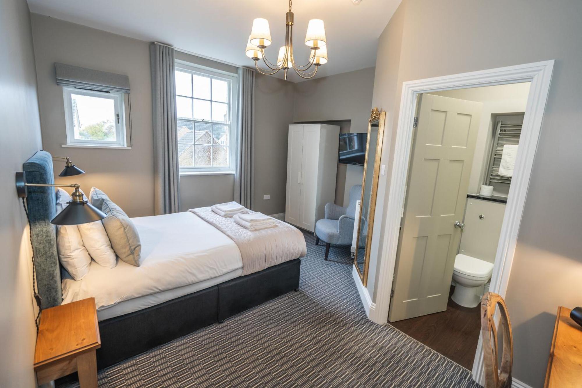 The Lazy Goose - Coffee House & Bedrooms Claypits Room photo