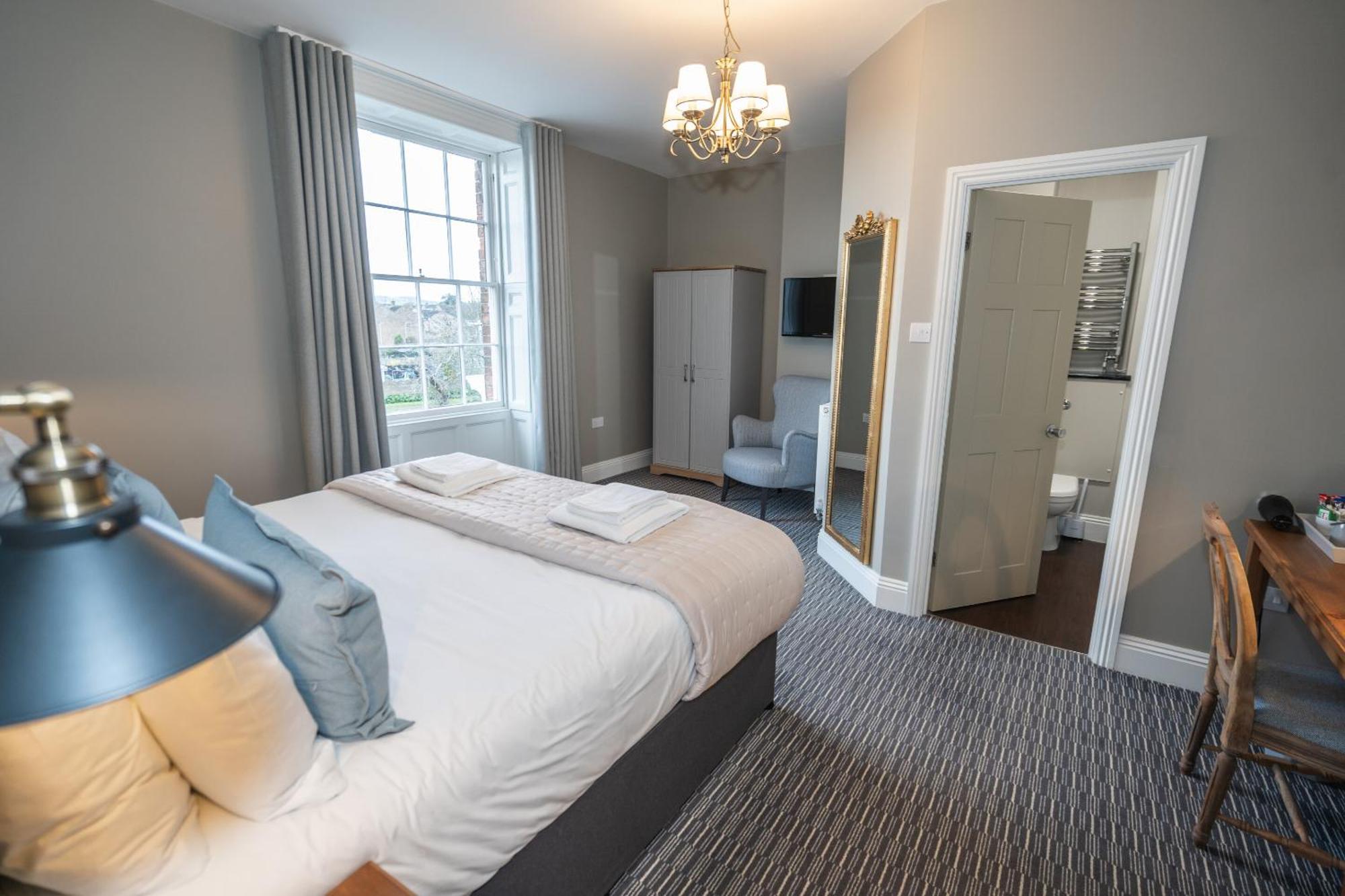 The Lazy Goose - Coffee House & Bedrooms Claypits Room photo